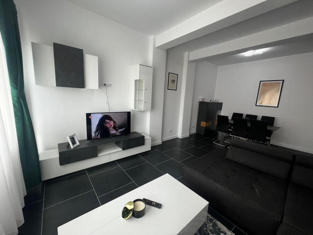 Luxury Cozy Apartments Сучава Экстерьер фото